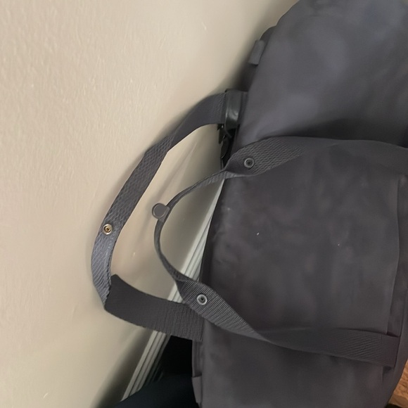 Lululemon Early Embark Duffel Nylon Large Messenger Computer Laptop Bag gray - Picture 10 of 11